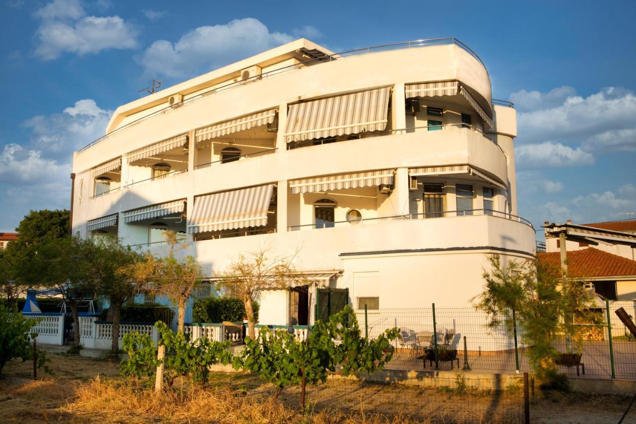 Apartman Mali Raj Pakoštane Exteriér fotografie